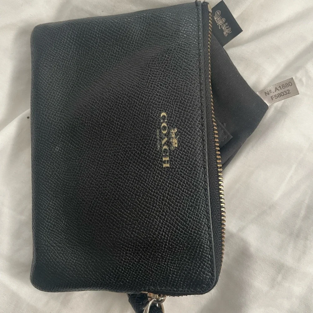 Coach wristlet - Picture 1 of 4